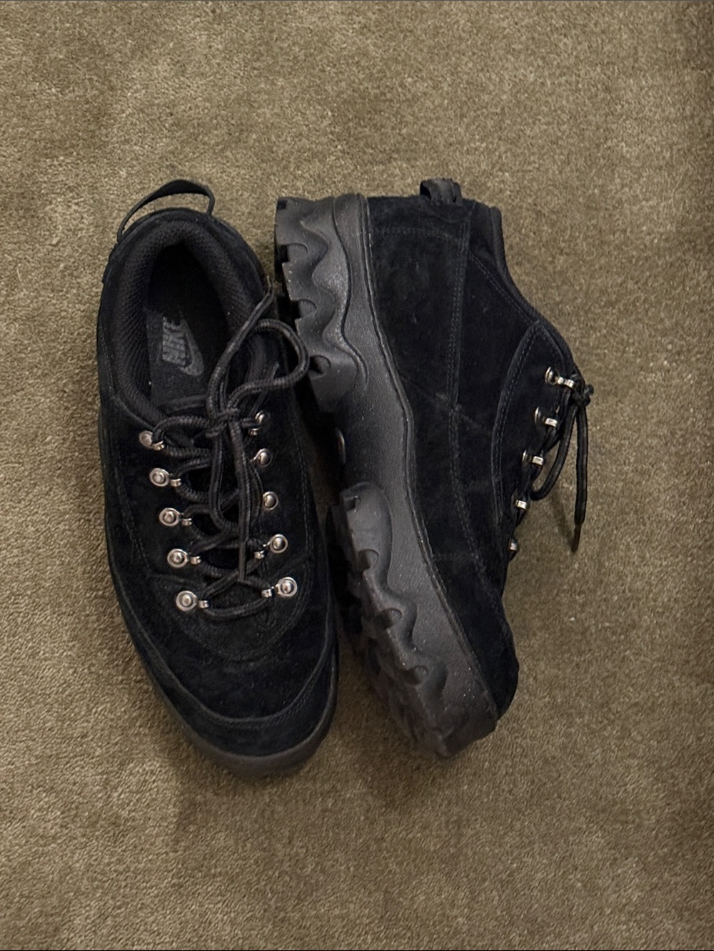Nike Women’s Black Suede ACG Hiking Sneakers